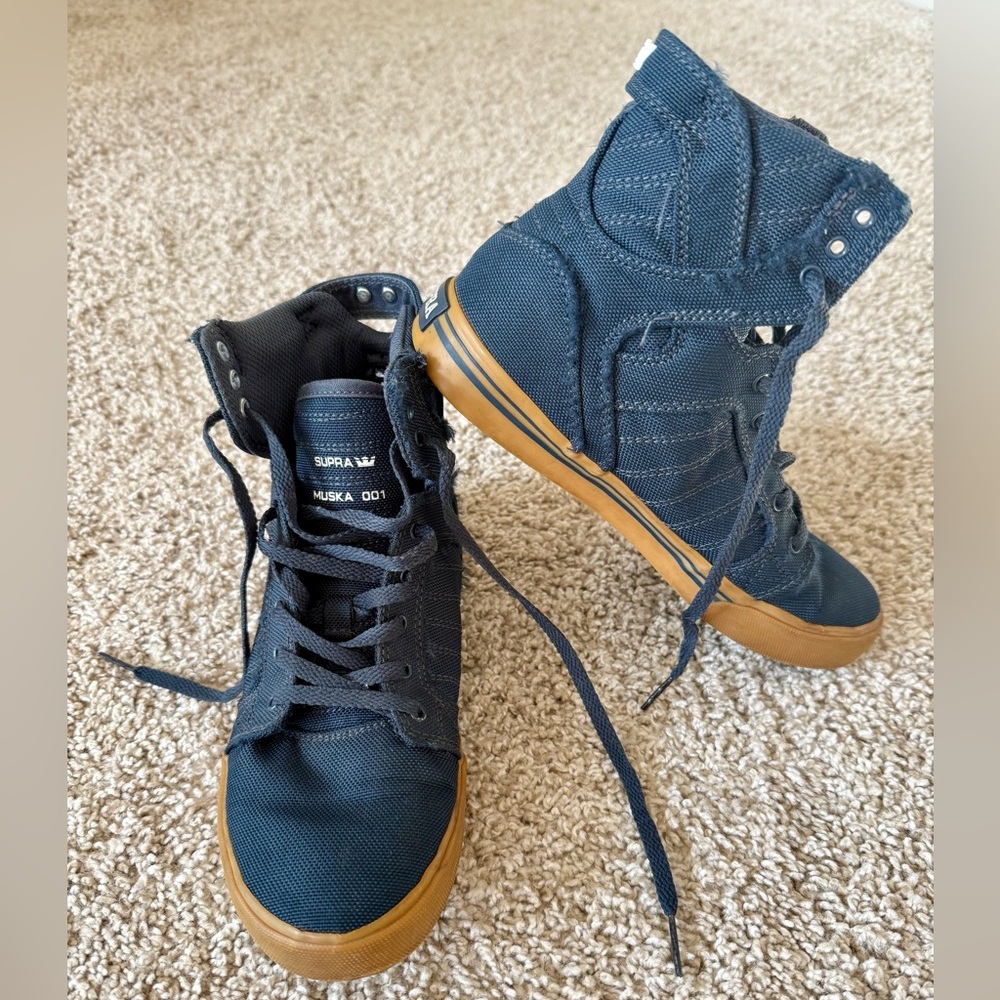 Supra Muska 001 High-Tops in Navy and Gum